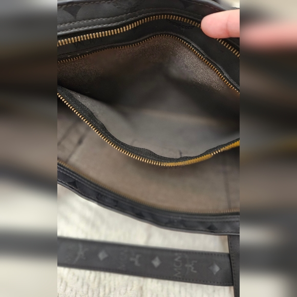 Authentic MCM Vintage Visetos Shoulder/Tote Bag in Black - Picture 11 of 16